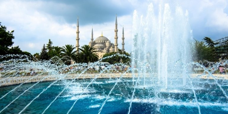 sultan-ahmed-istanbul-mosque-water-clouds-770×481